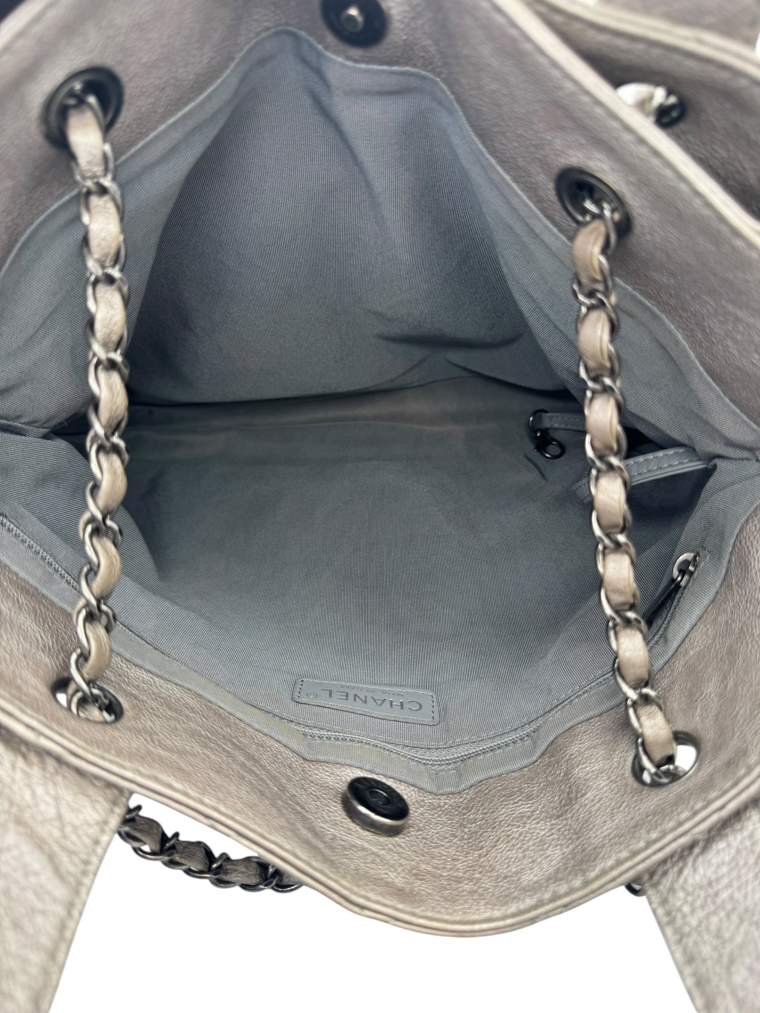 Chanel - Sac Trianon gris irisé