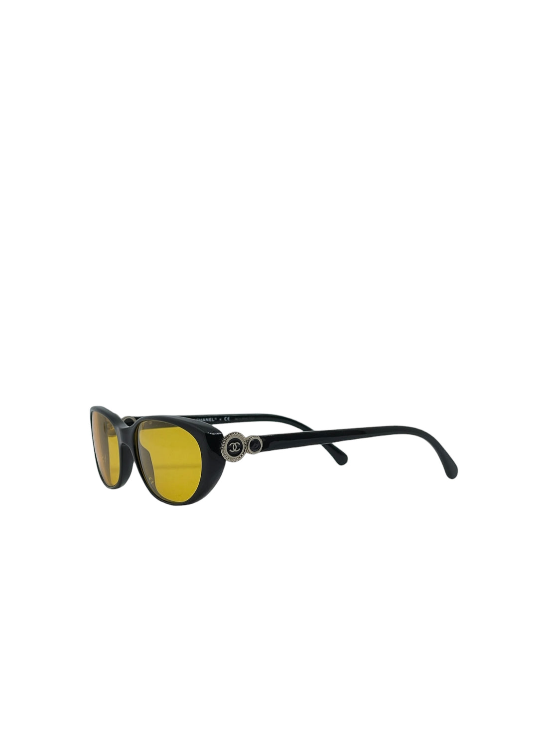 Chanel - Sunglasses with yellow lenses