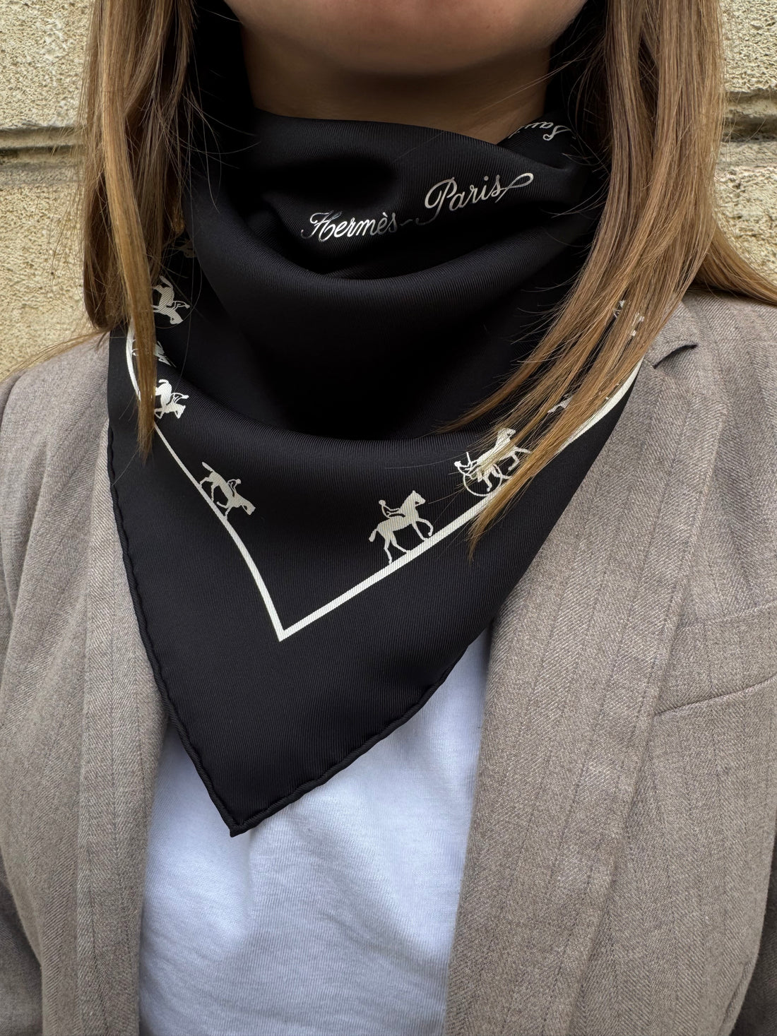 Hermès - Carré 90 en soie « Sauts,Galops » noir