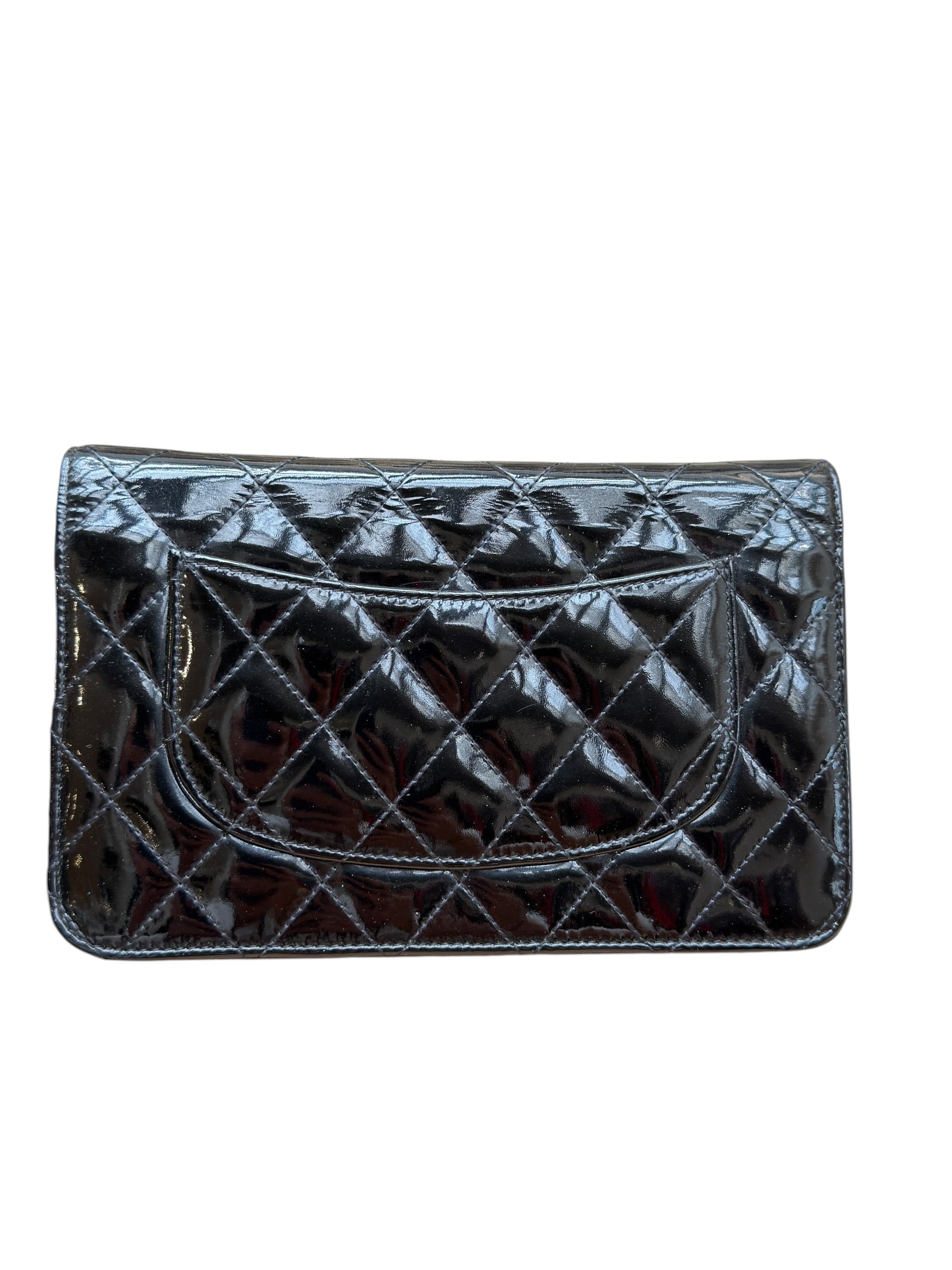 Chanel – Wallet on Chain aus schwarzem Lackleder