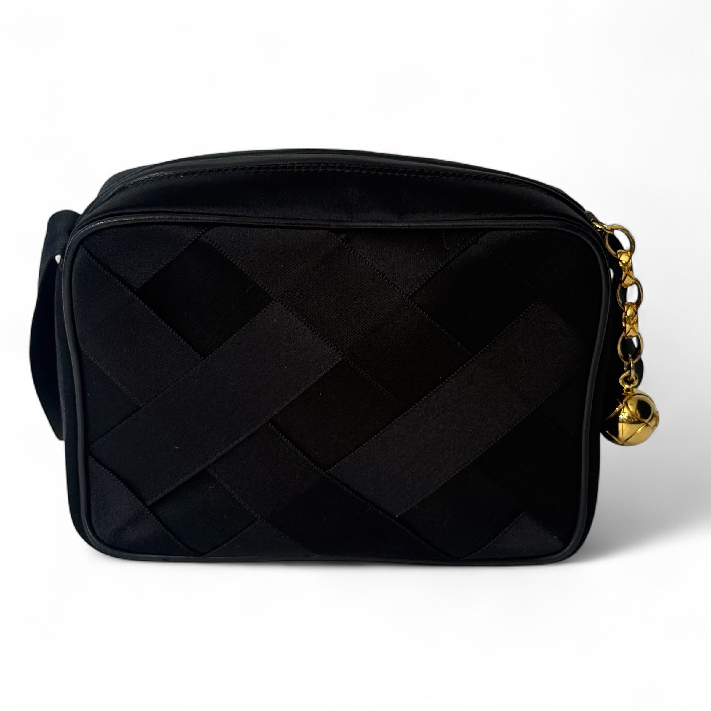 Chanel - Kleine Tasche aus Satin