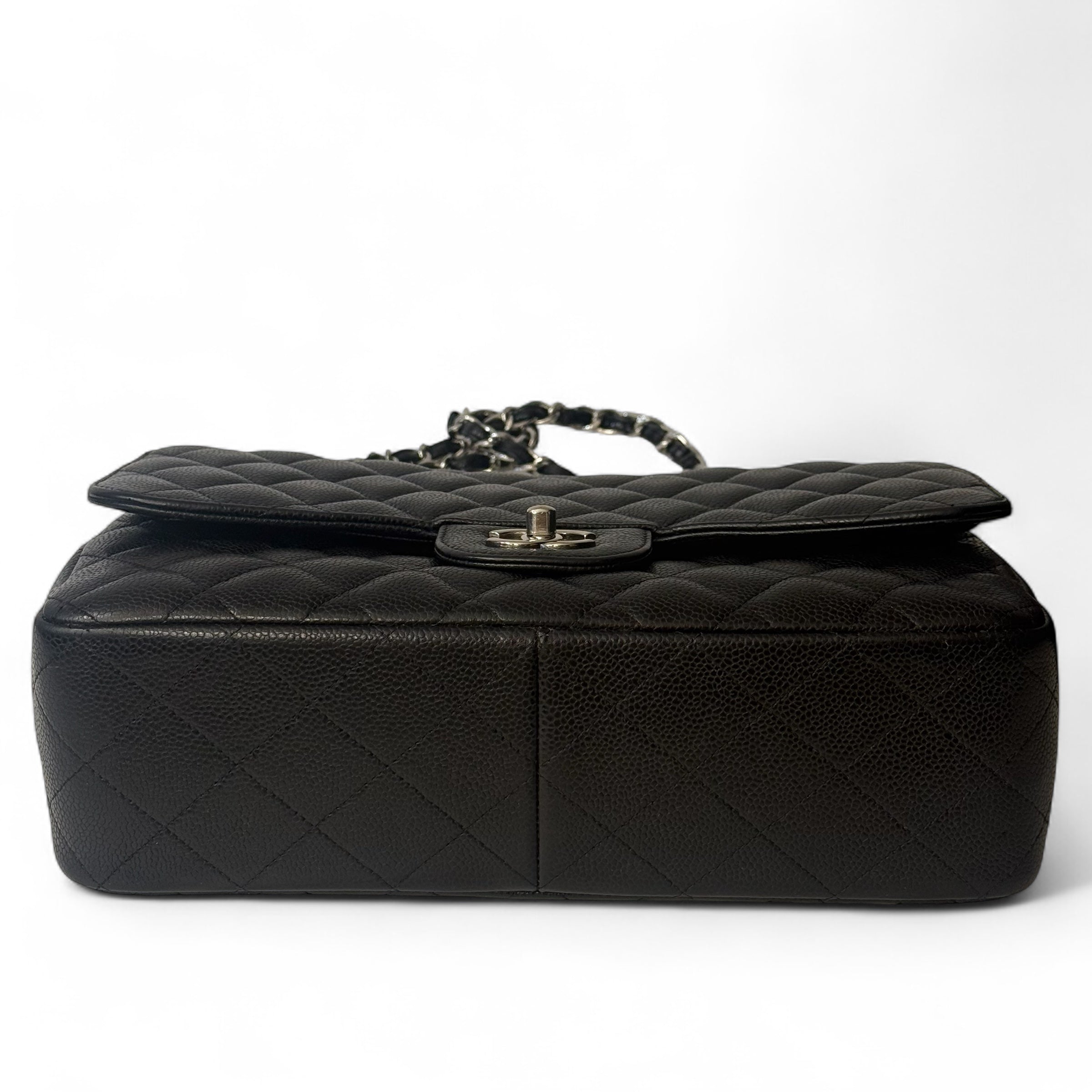 Chanel - Sac Jumbo cuir caviar