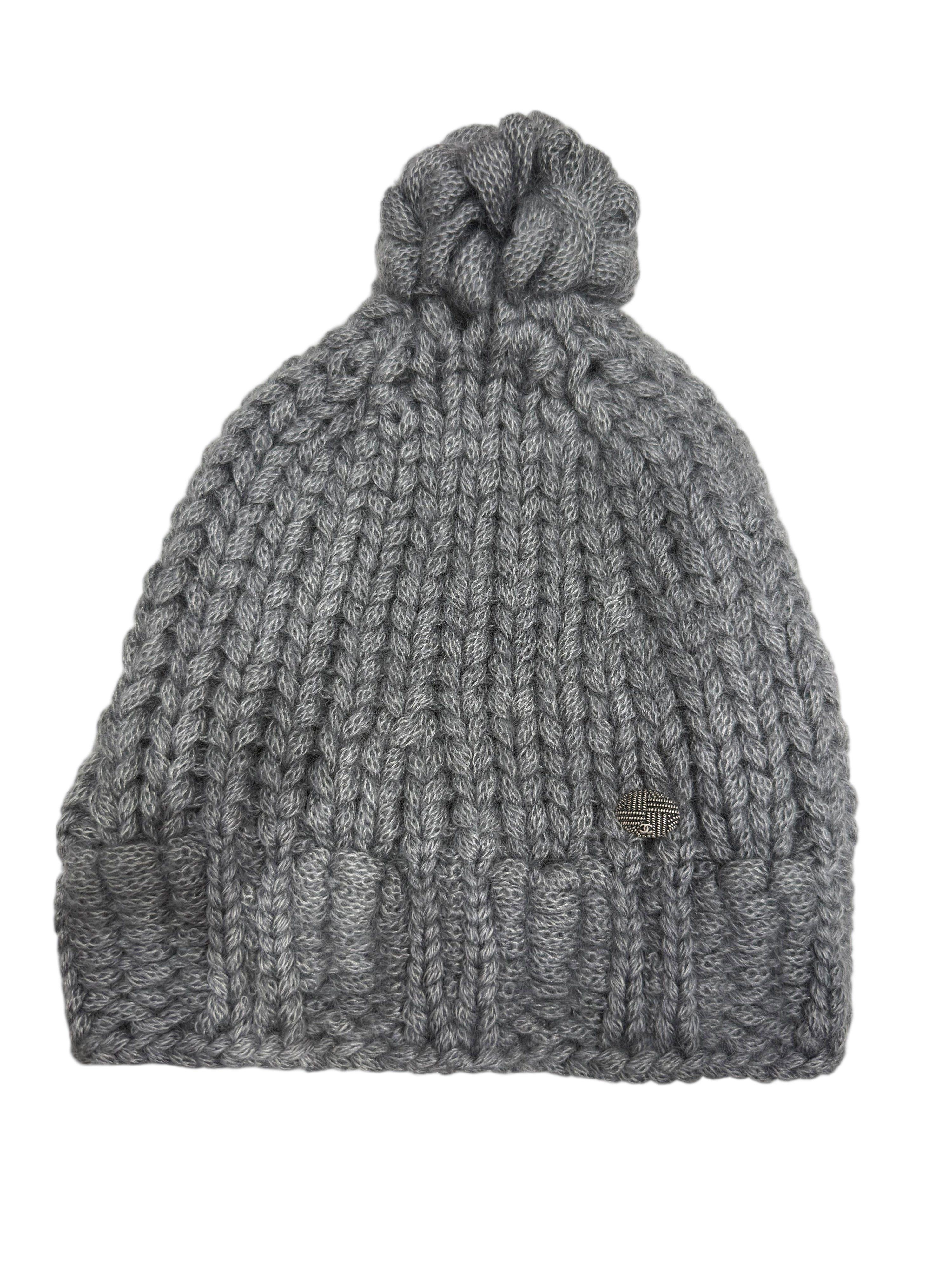 Chanel - Berretto a maglia grossa con pompon grigio in mohair TM