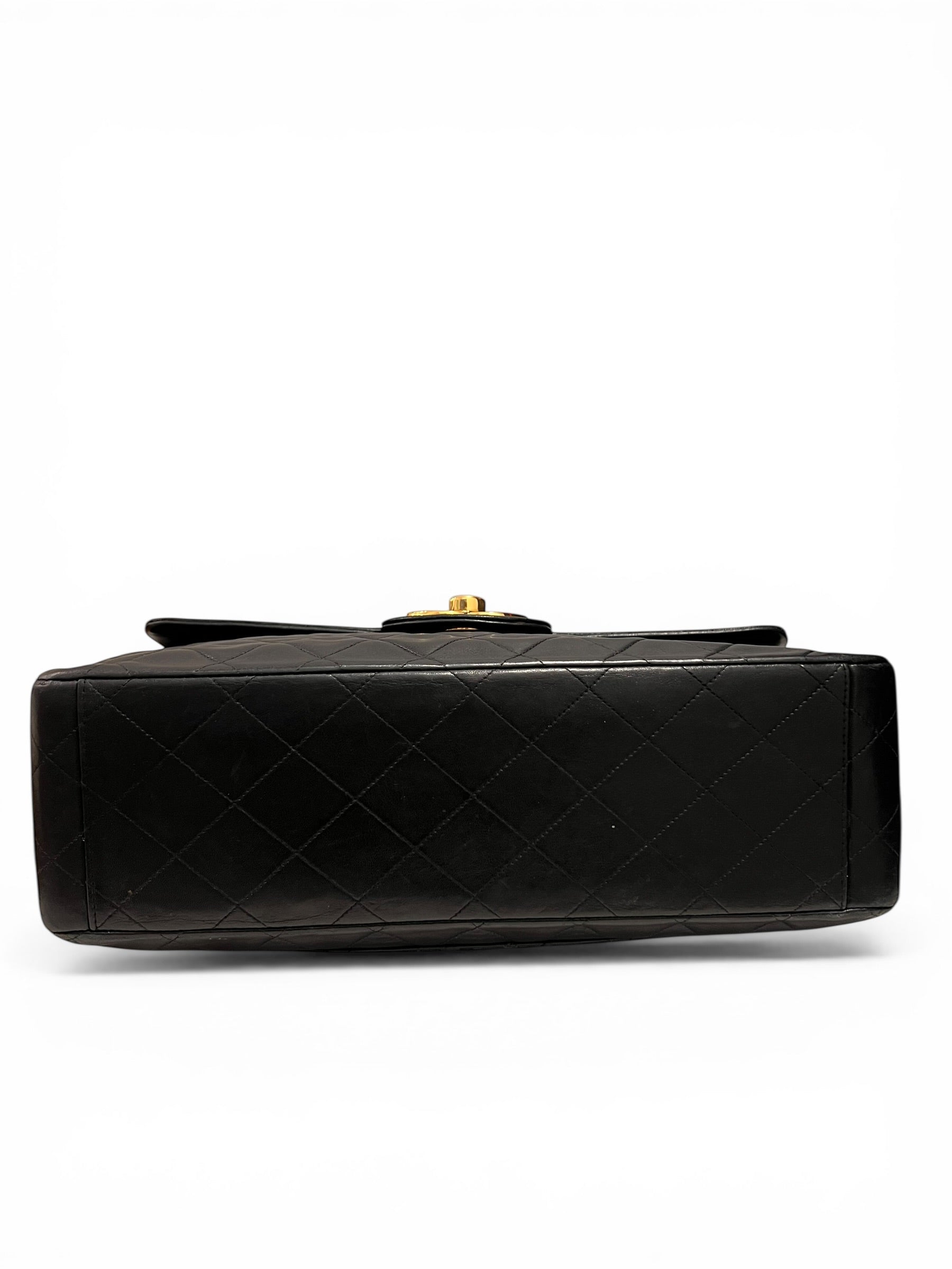 Sac Chanel Maxi Jumbo Vintage | Les Folies d’Eugénie