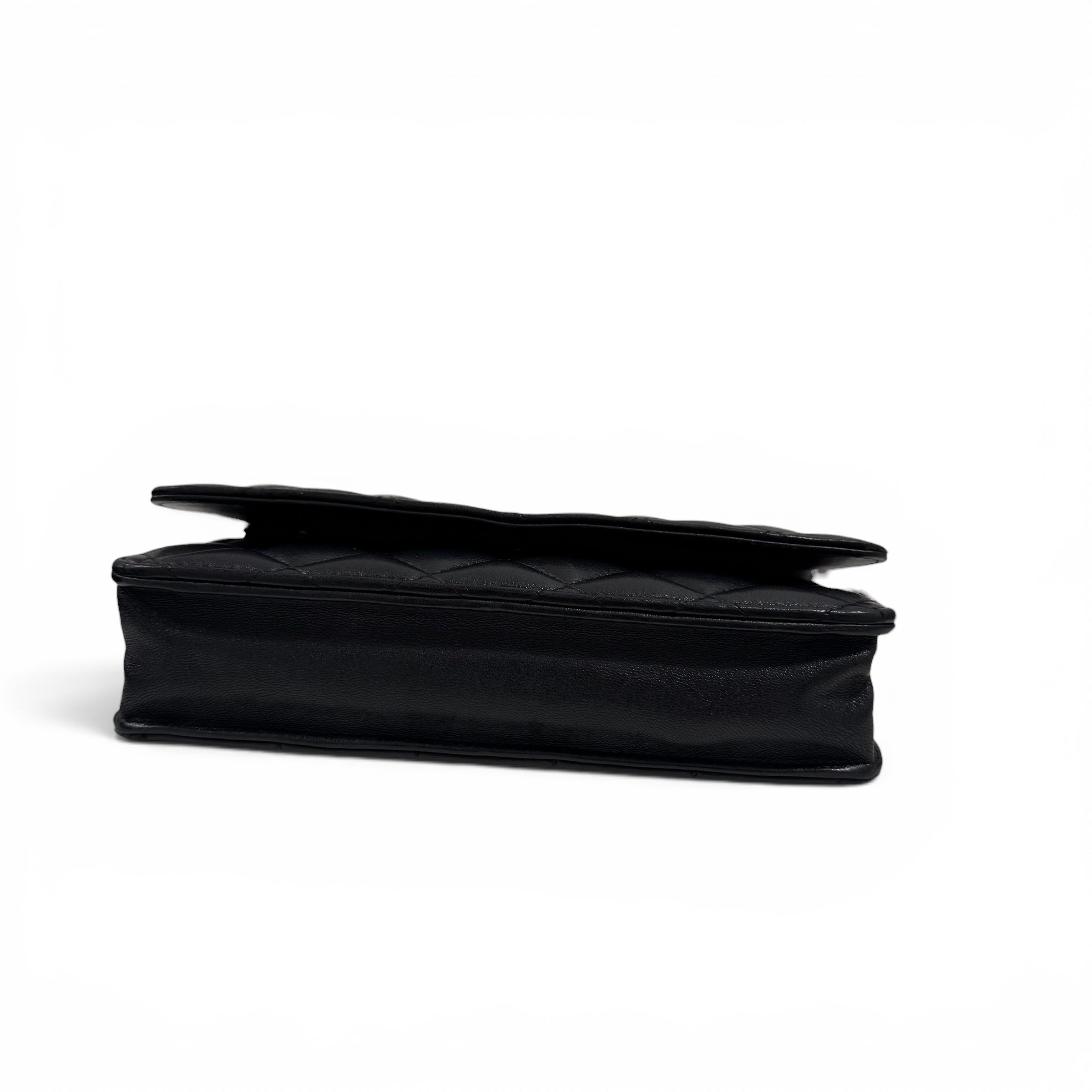 Chanel - Wallet on Chain in pelle liscia nera