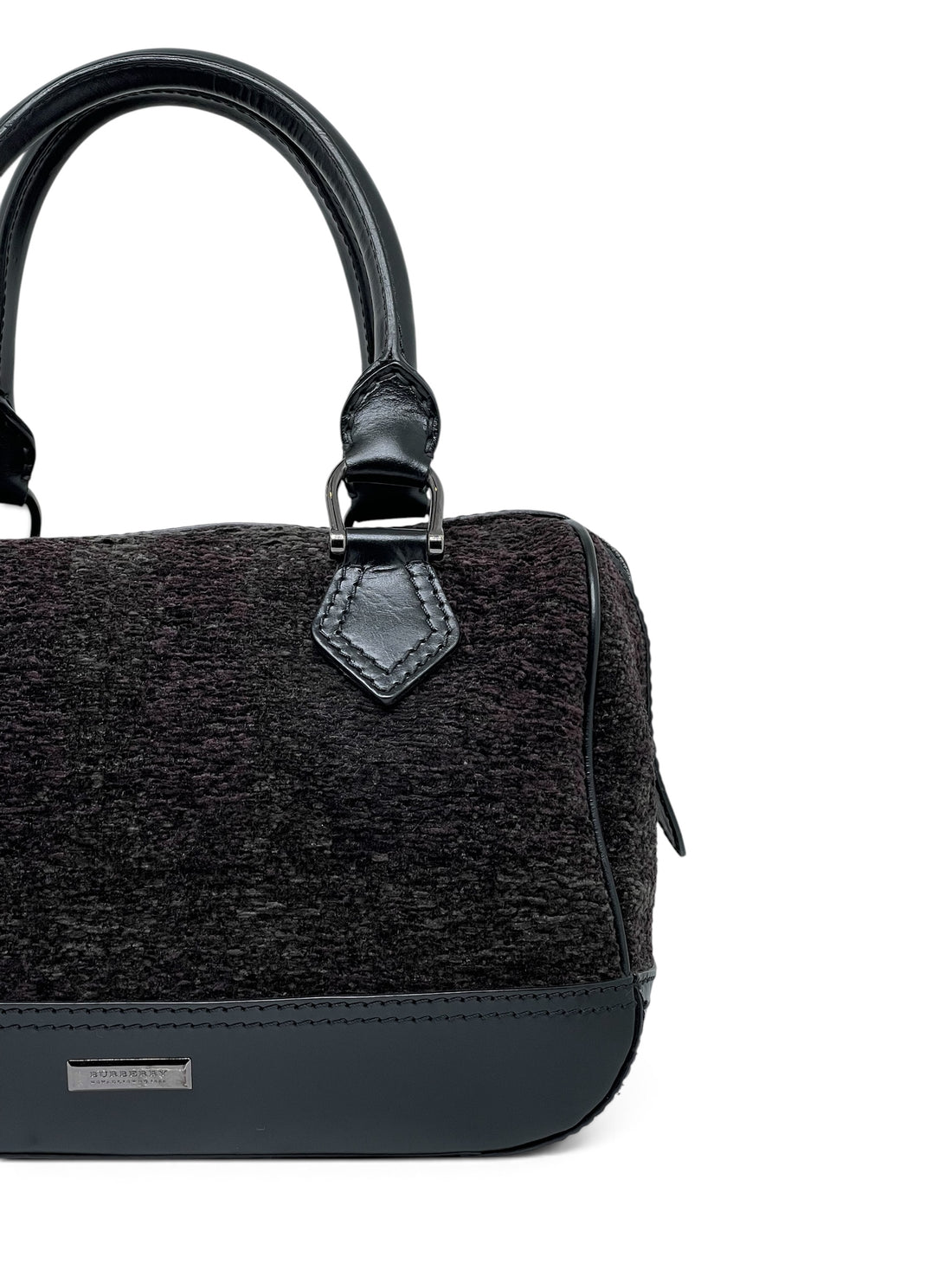 Burberry – Burgandy-Velvet-Tasche in Schwarz