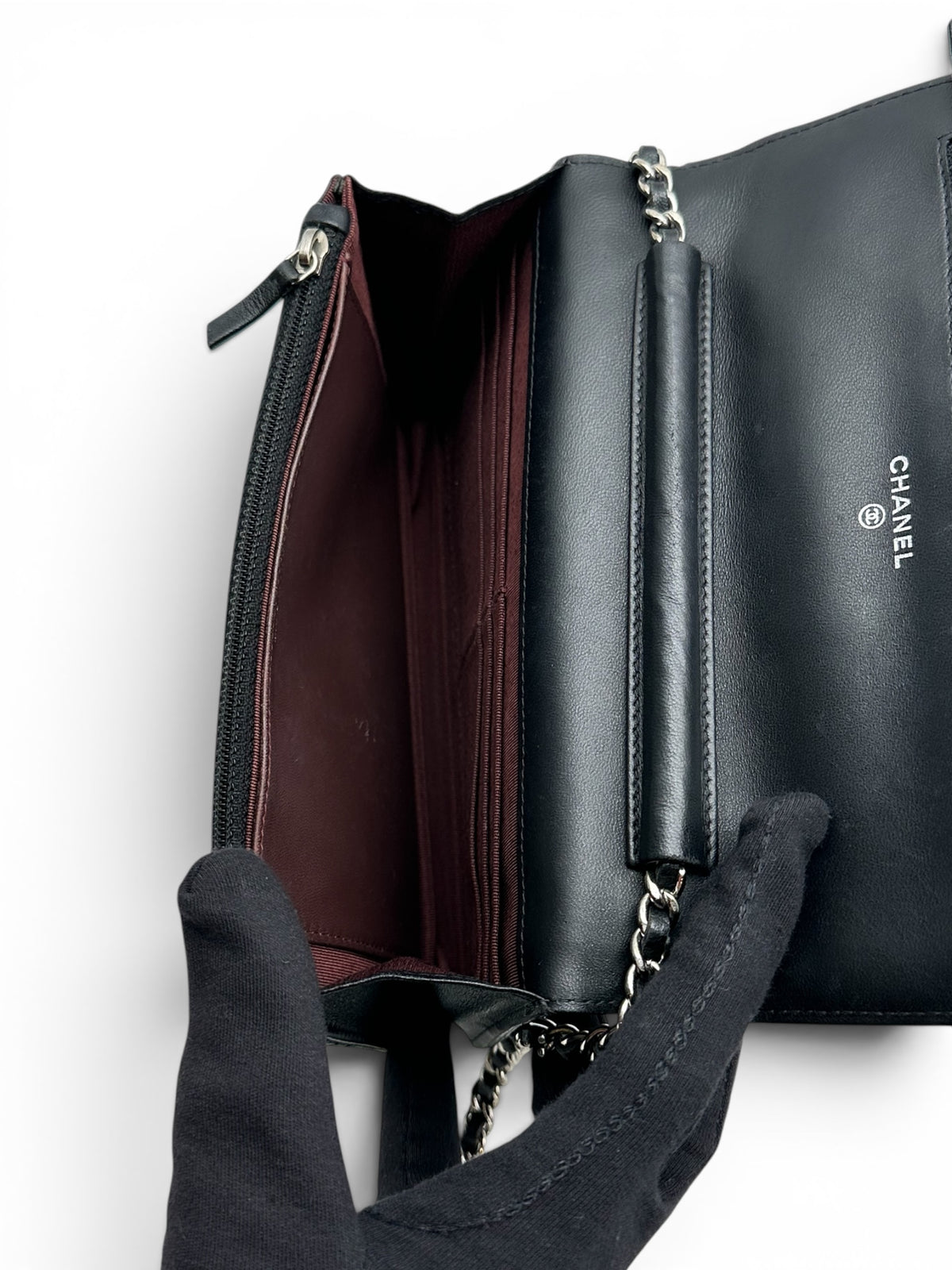 Chanel - Sac Wallet on chain noir finition argentée
