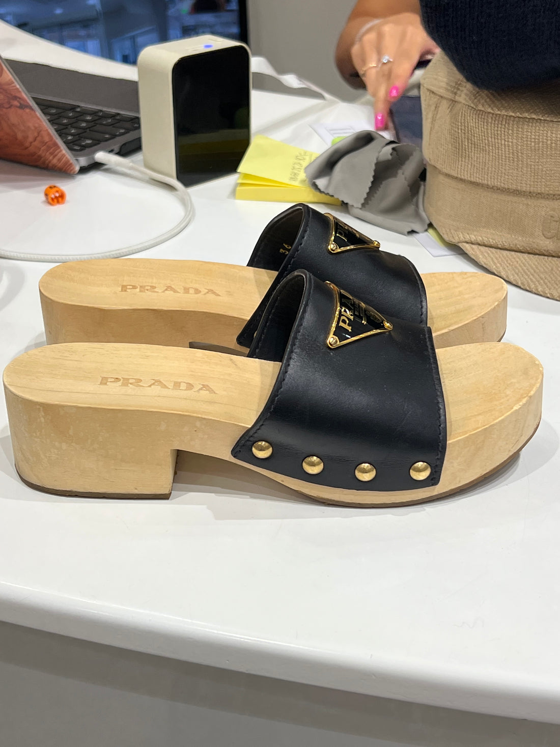 PRADA - mules sabots cuir noir T36