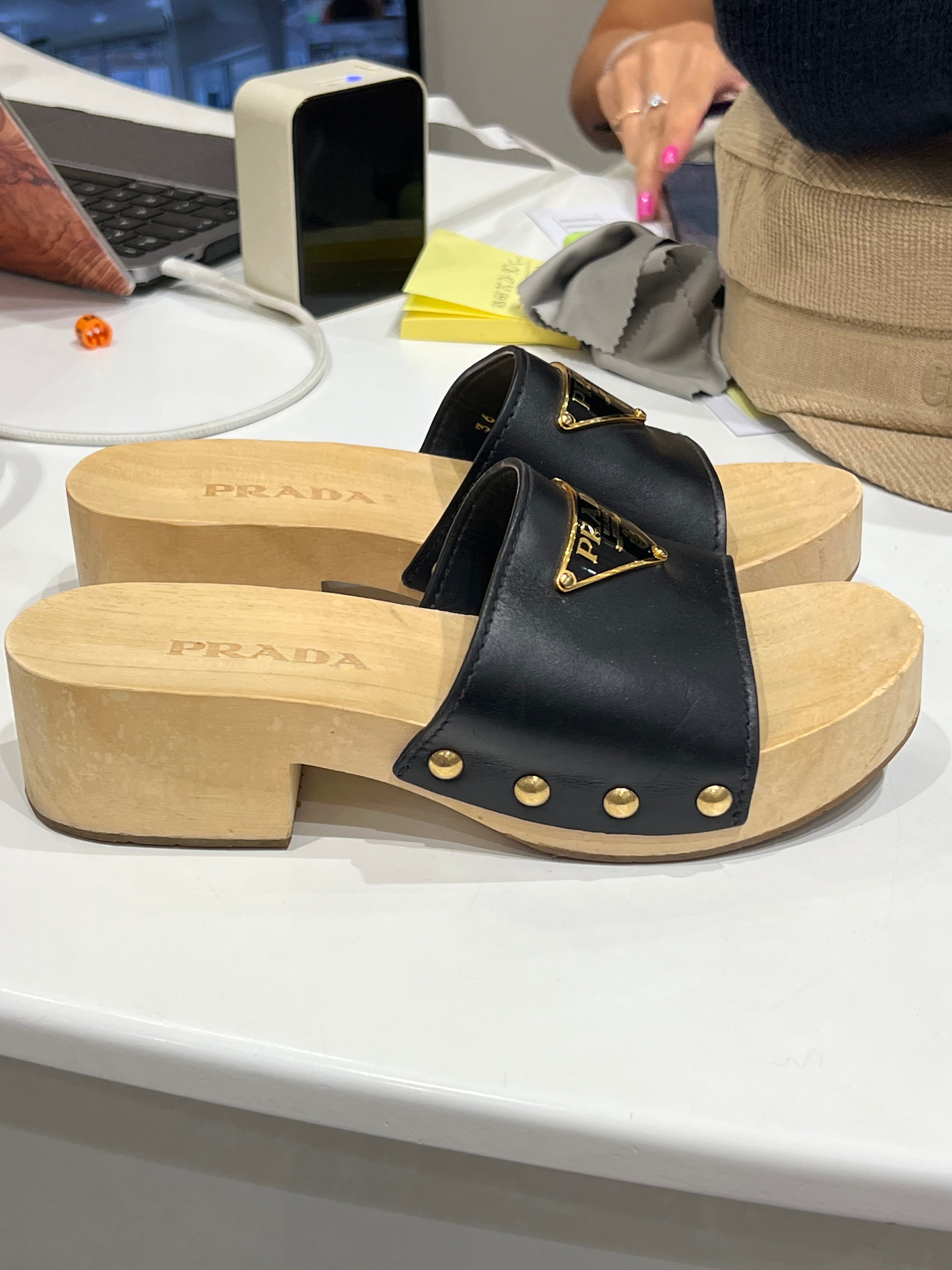PRADA - mules sabots cuir noir T36