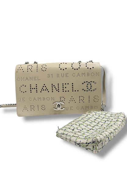 Chanel - Sac mademoiselle perforé écru