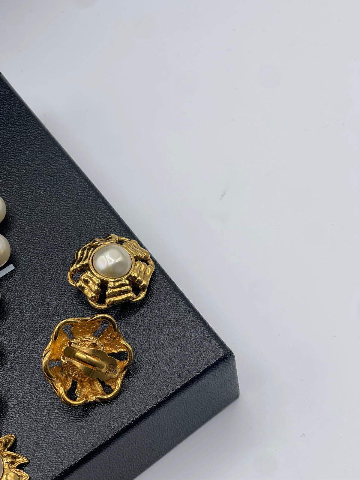 Chanel - Earrings