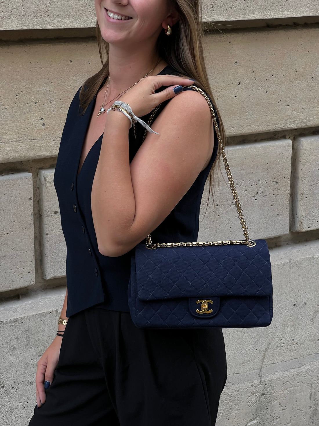 Chanel – Timeless-Tasche 25 11.12 aus blauem Jersey mit Reiskornkette
