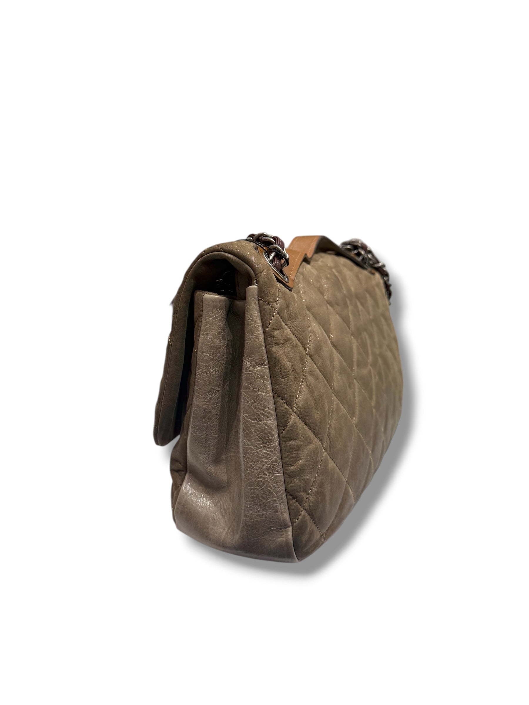 Chanel - Sac Grand classique à rabat irisé brun