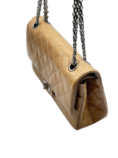 Chanel - sac 2.55 small cuir verni beige