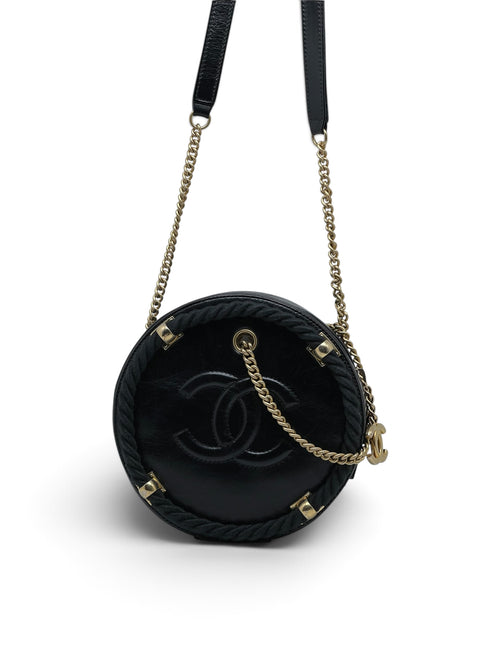 Chanel - Sac rond en cuir d’agneau noir