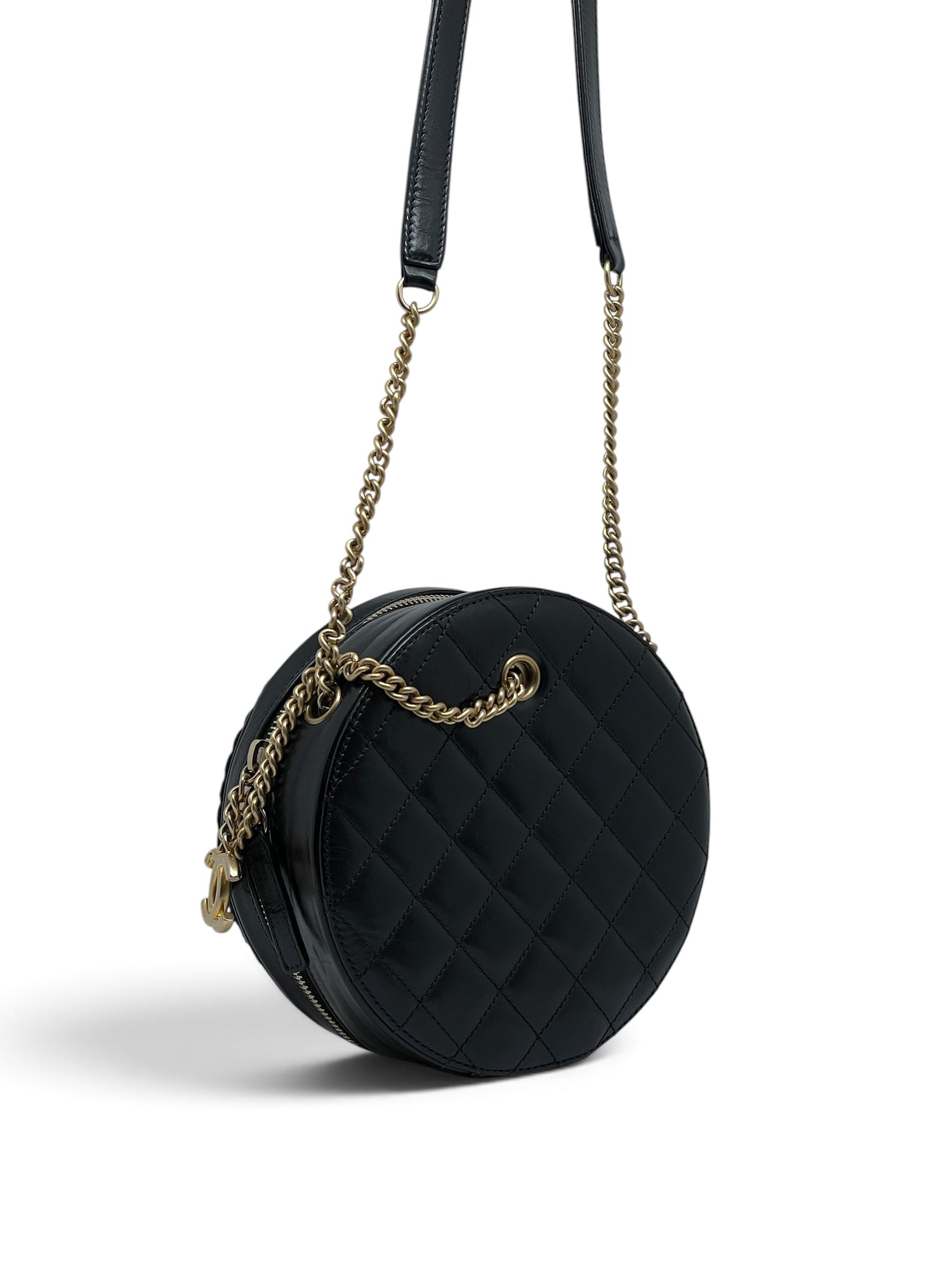 Chanel - Sac rond en cuir d’agneau noir