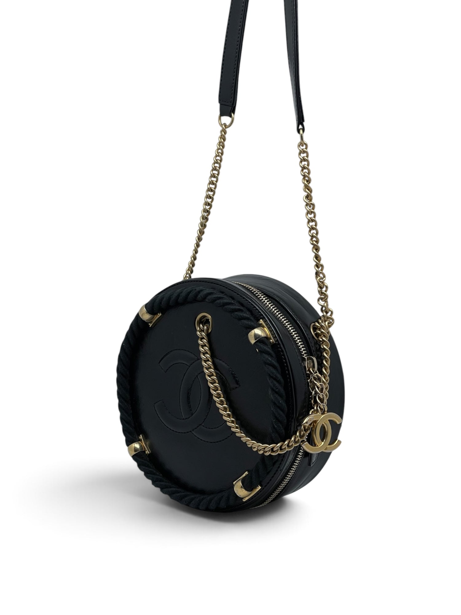 Chanel - Sac rond en cuir d’agneau noir