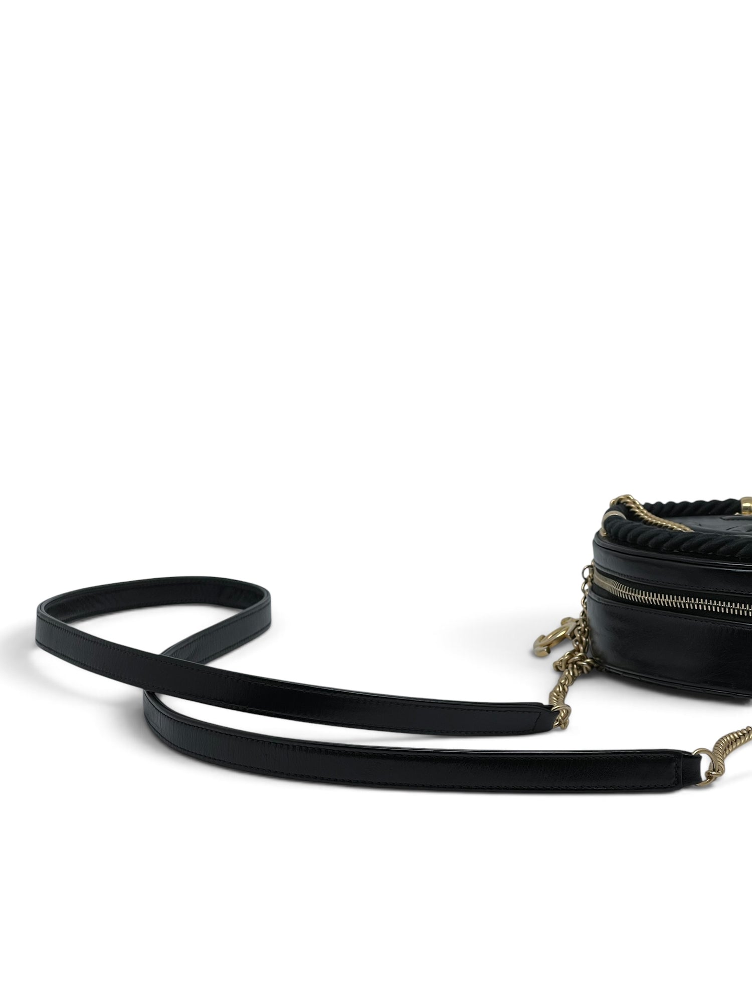 Chanel - Sac rond en cuir d’agneau noir