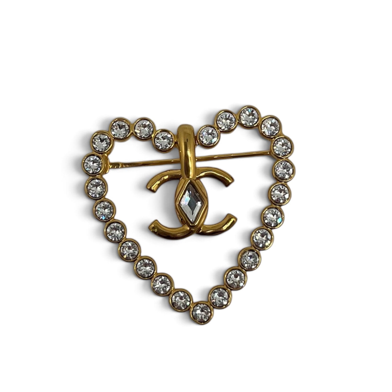 Chanel - Broche en strass cœur CC