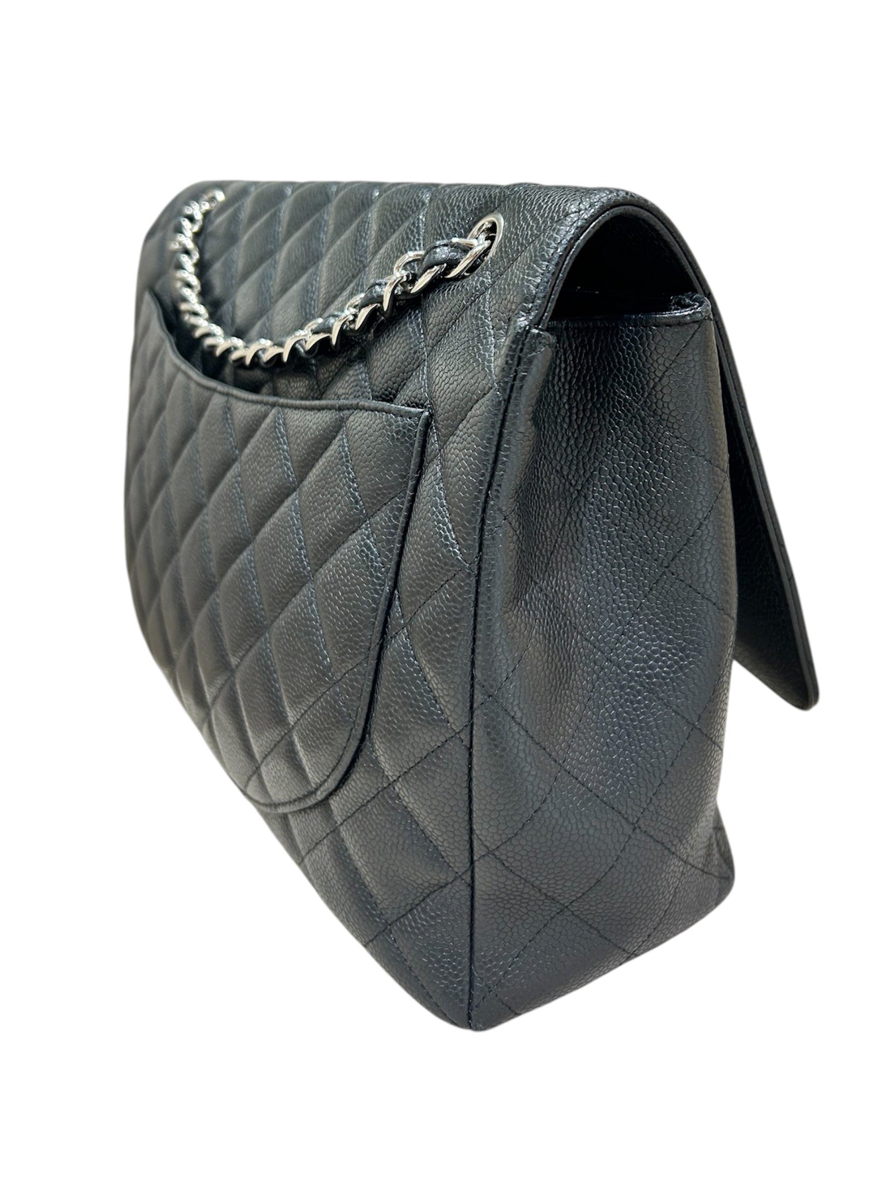 Chanel - Timeless Maxi Jumbo