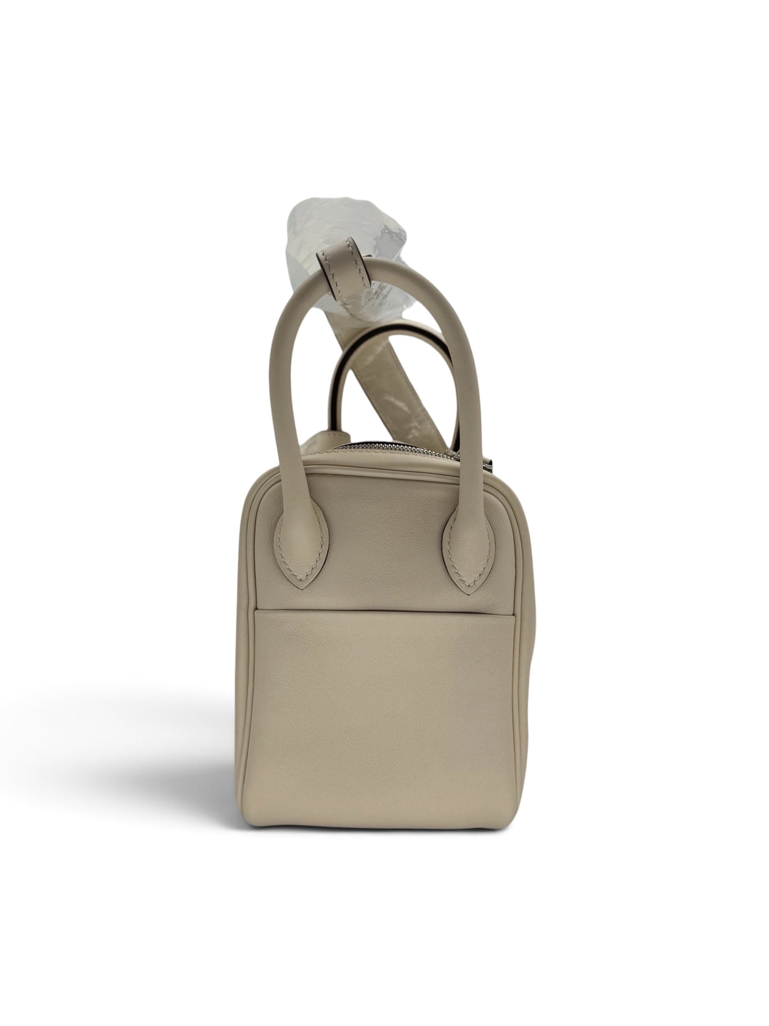 Hermès - Sac mini Lindy cuir swift craie intérieur gold