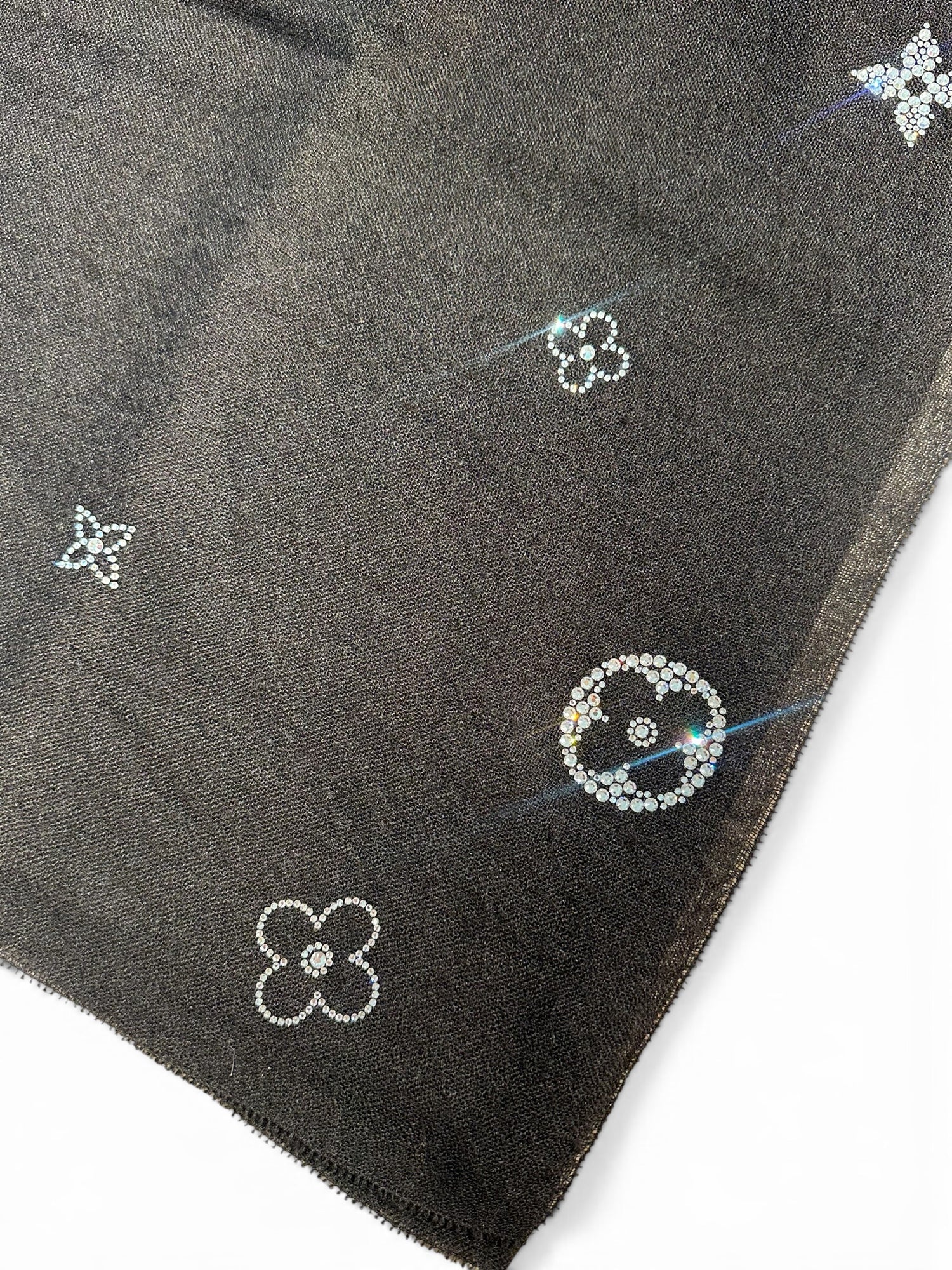 Louis Vuitton - Foulard noir avec strass