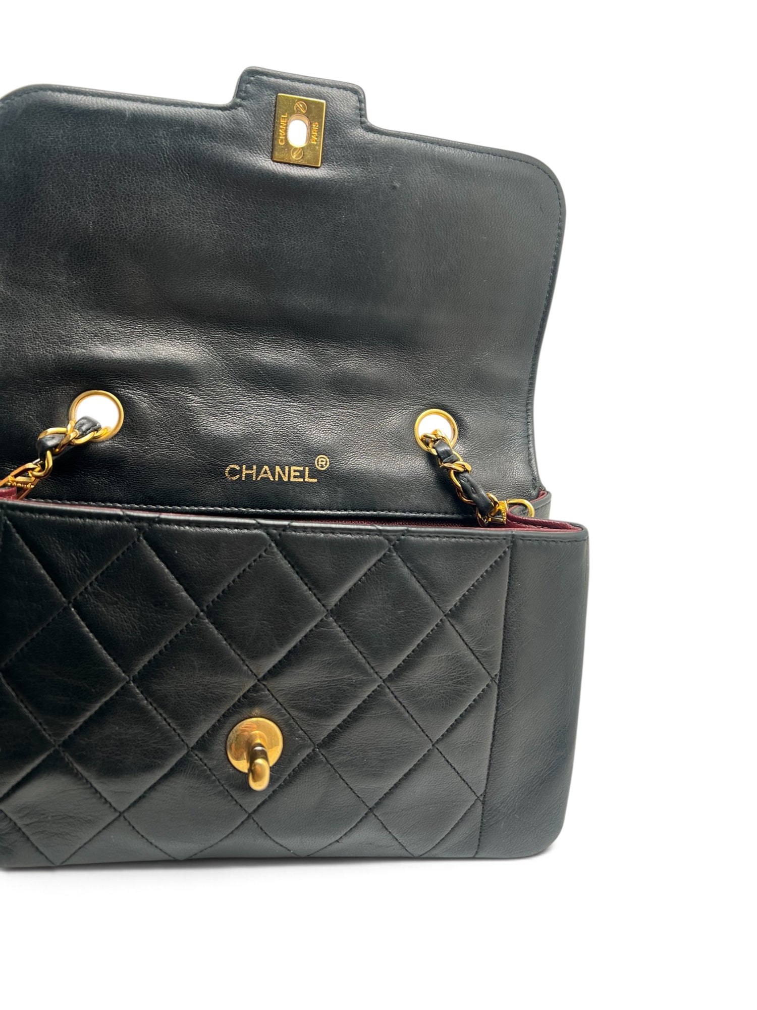Chanel - Sac Timeless 22 en cuir d’agneau