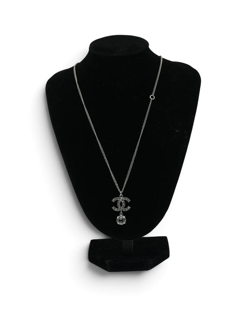 Chanel - Pendentif CC à strass