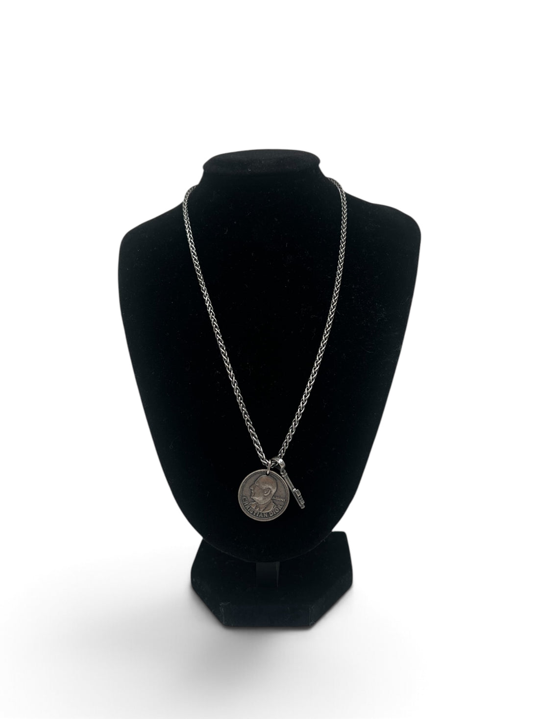 Christian Dior - Collier pendentif pièce CD et clé