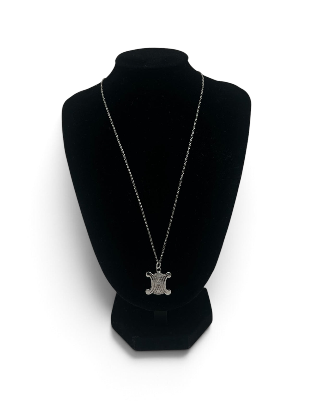 Céline - Collier pendentif triomphe