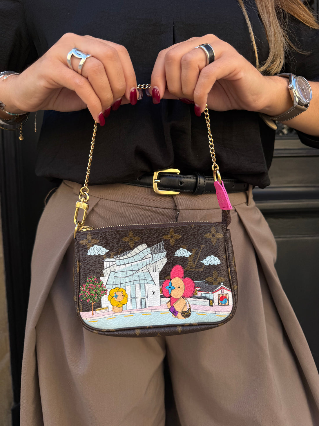 Louis Vuitton - Mini pochette accessoire édition limité seoul 20