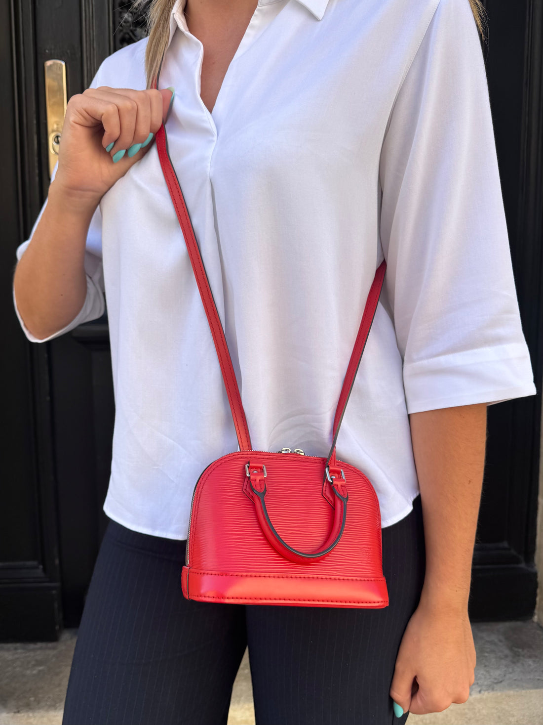 Louis Vuitton - Sac Nano alma cuir épi rouge
