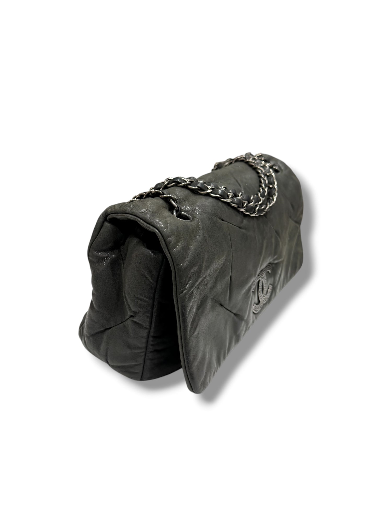 Chanel - Sac Classique allongé vert de gris irisé