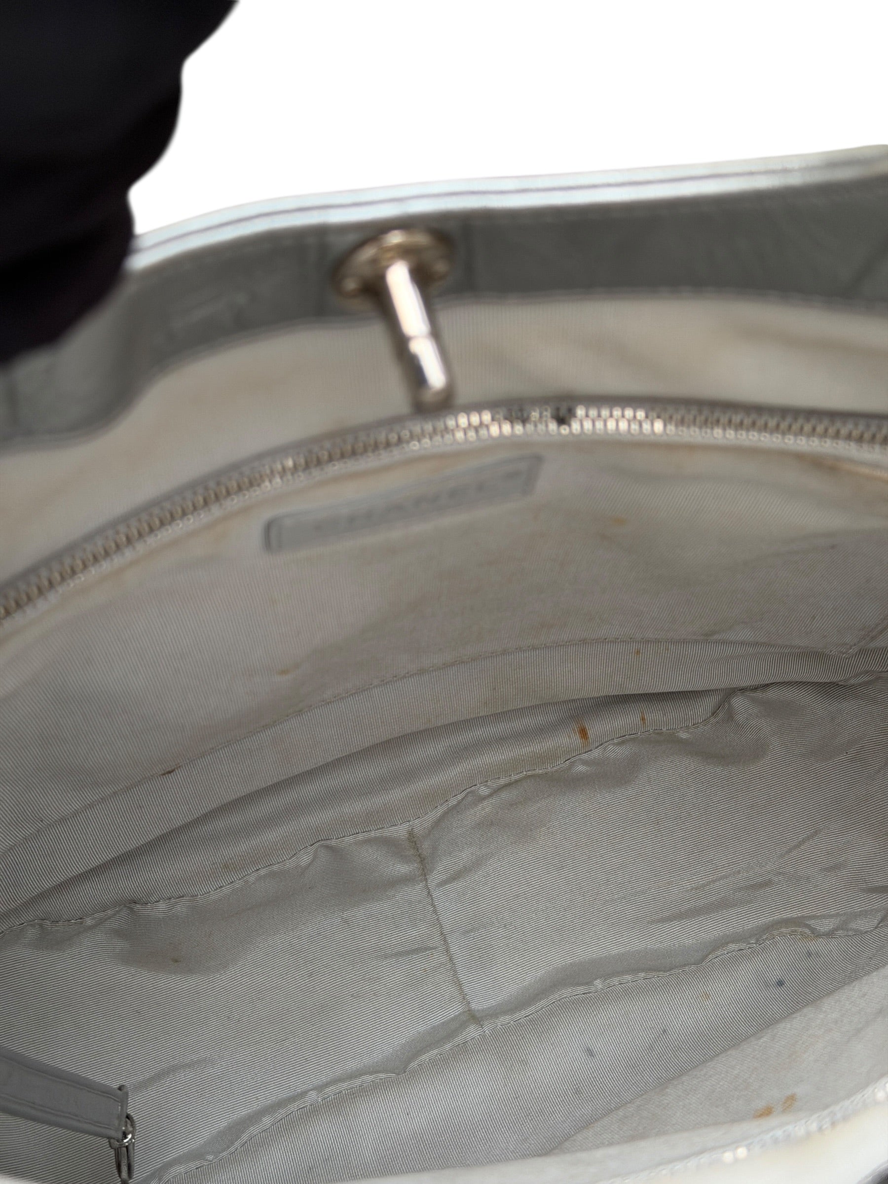 Chanel - Sac Hobo Argenté | Les Folies d’Eugénie