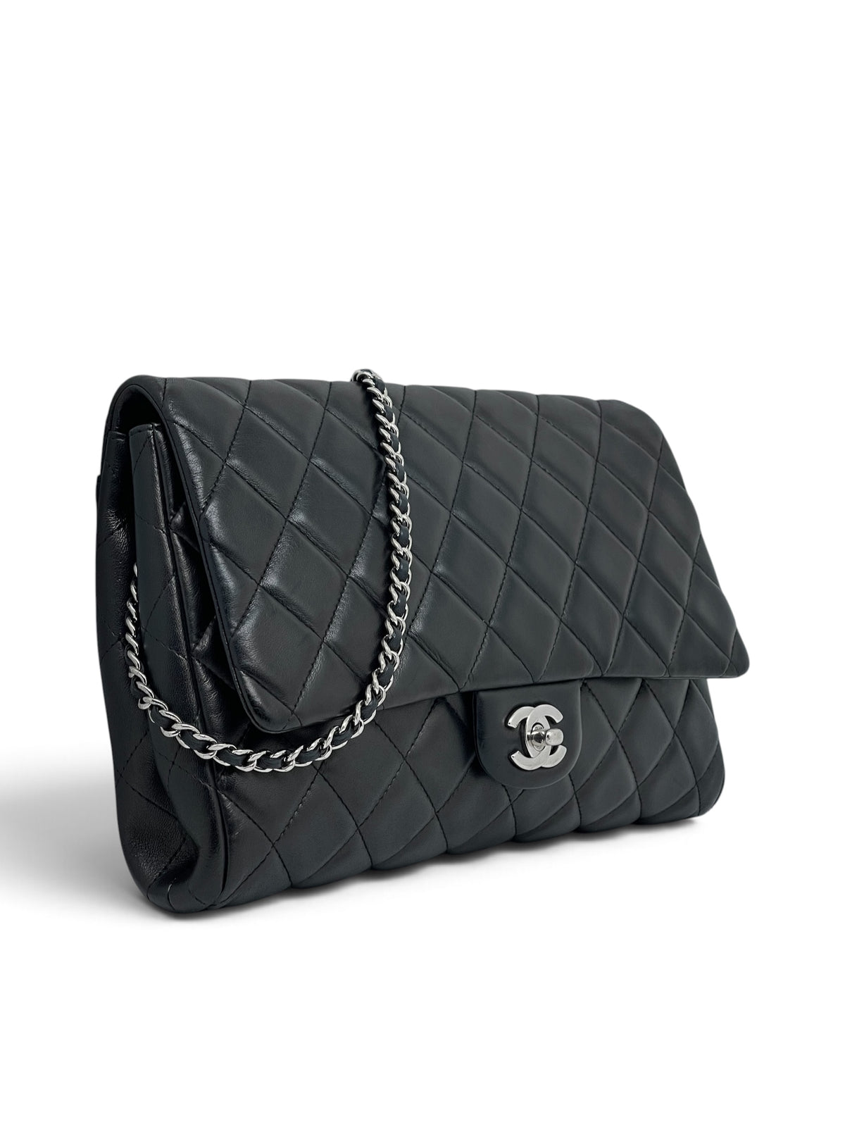 Chanel - Schultertasche aus schwarzem Lammleder