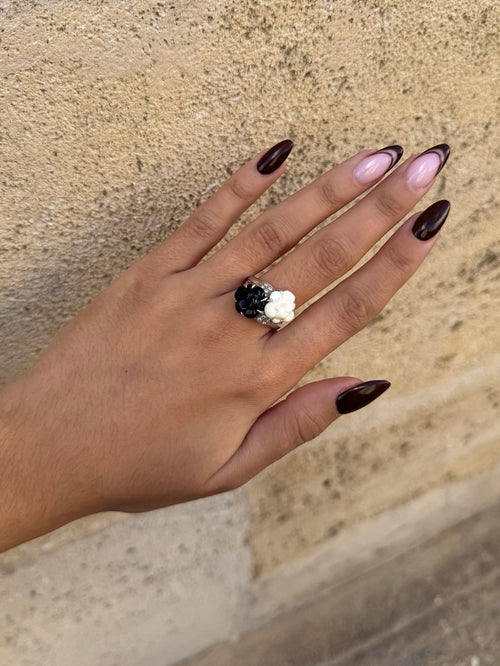 Chanel - Anello Camelia in oro bianco