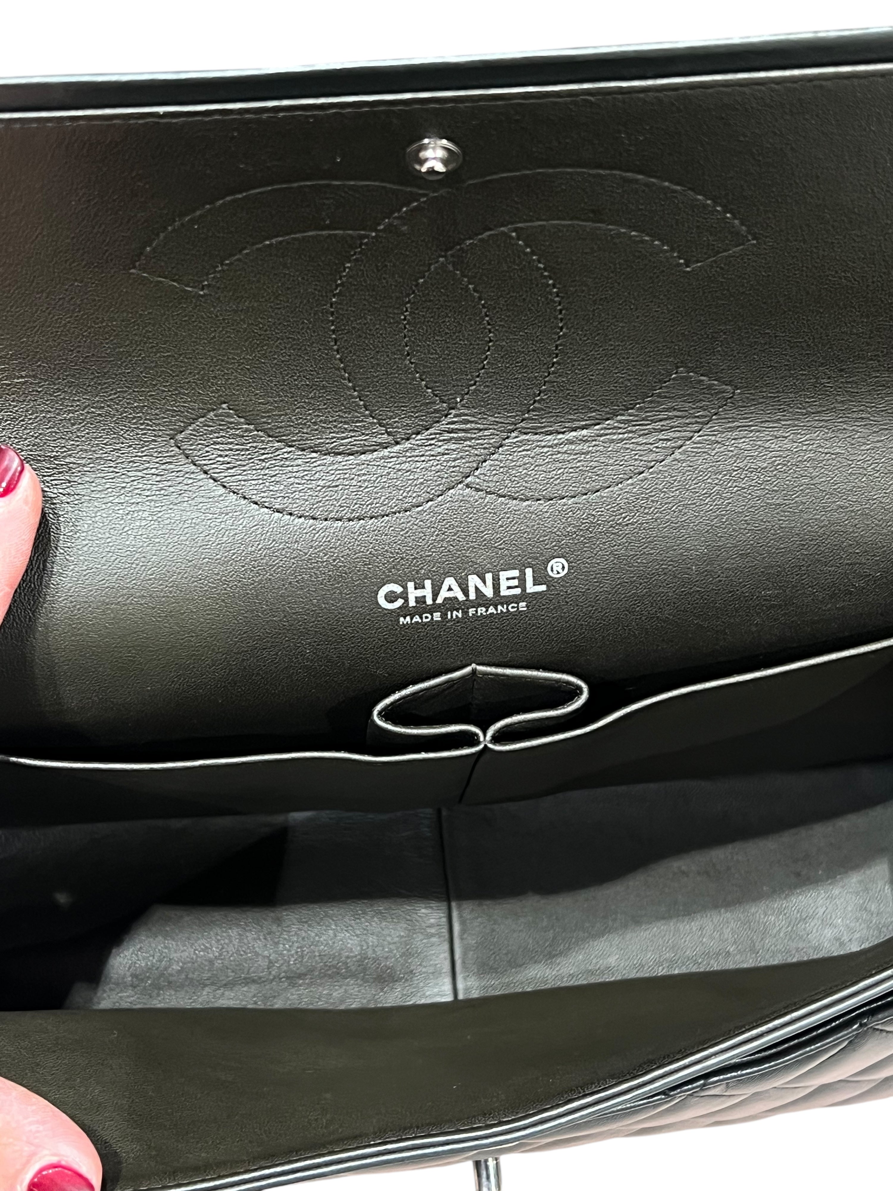 Chanel - sac classique jumbo tricolore marine, kaki, bordeaux