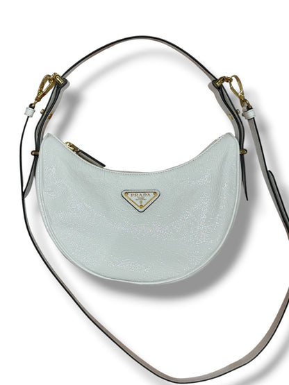 Prada - Sac arqué cuir naplak blanc PM