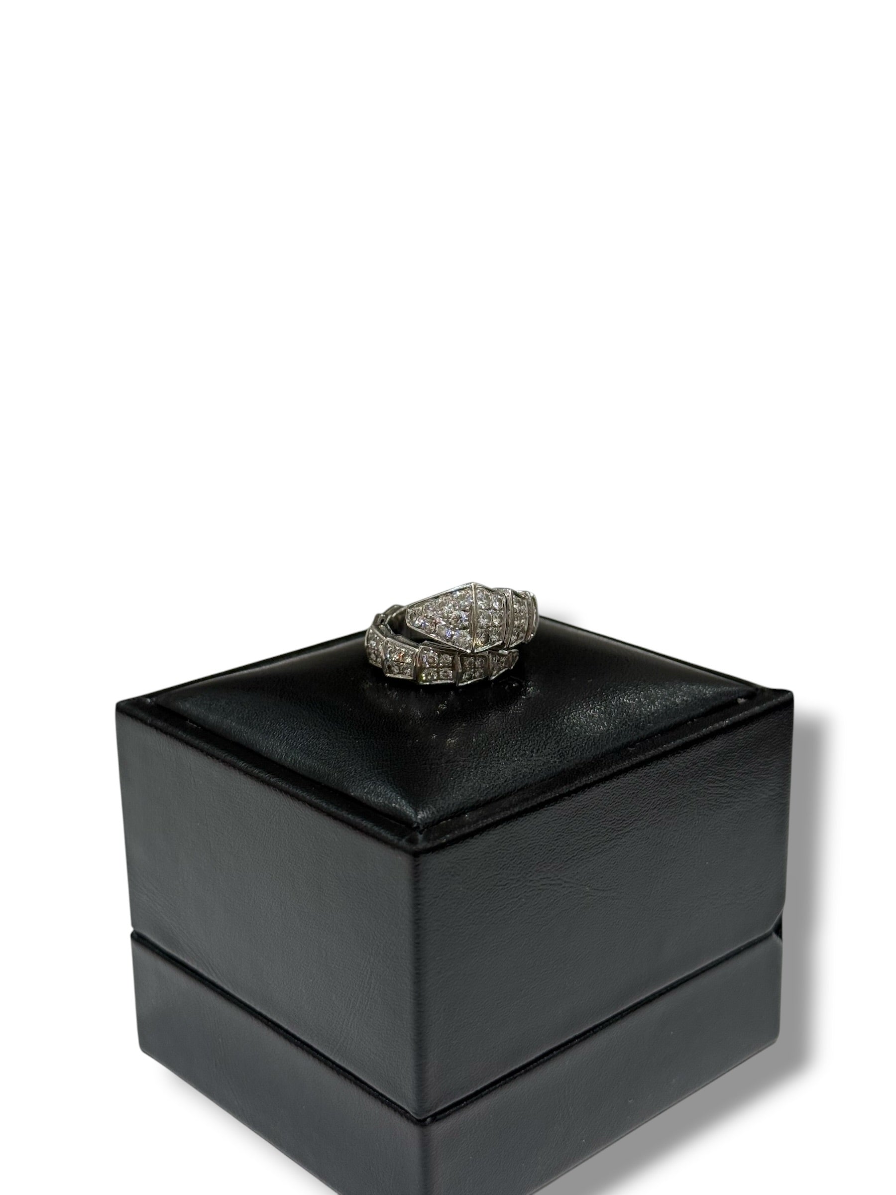 Bvlgari – Serpenti-Ring aus Weißgold mit Diamantbesatz, Einheitsgröße