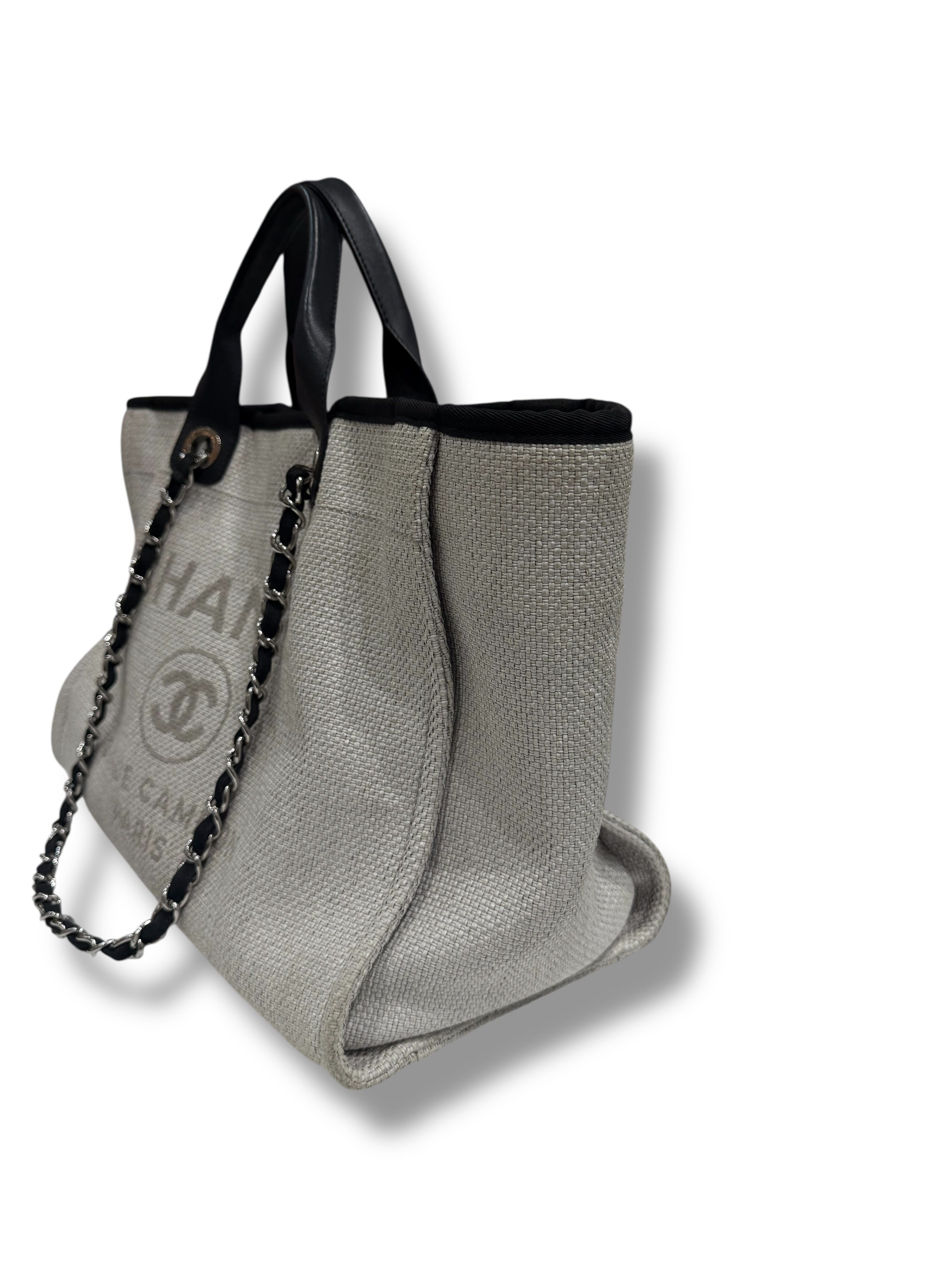 Chanel - Sac Cabas Deauville Gris et Noir