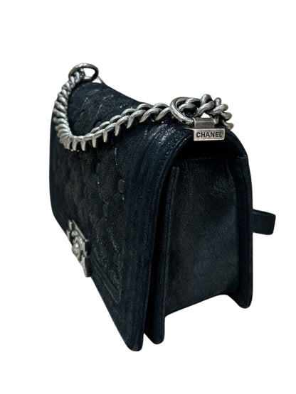 Chanel - Sac Boy Suédé matelassé