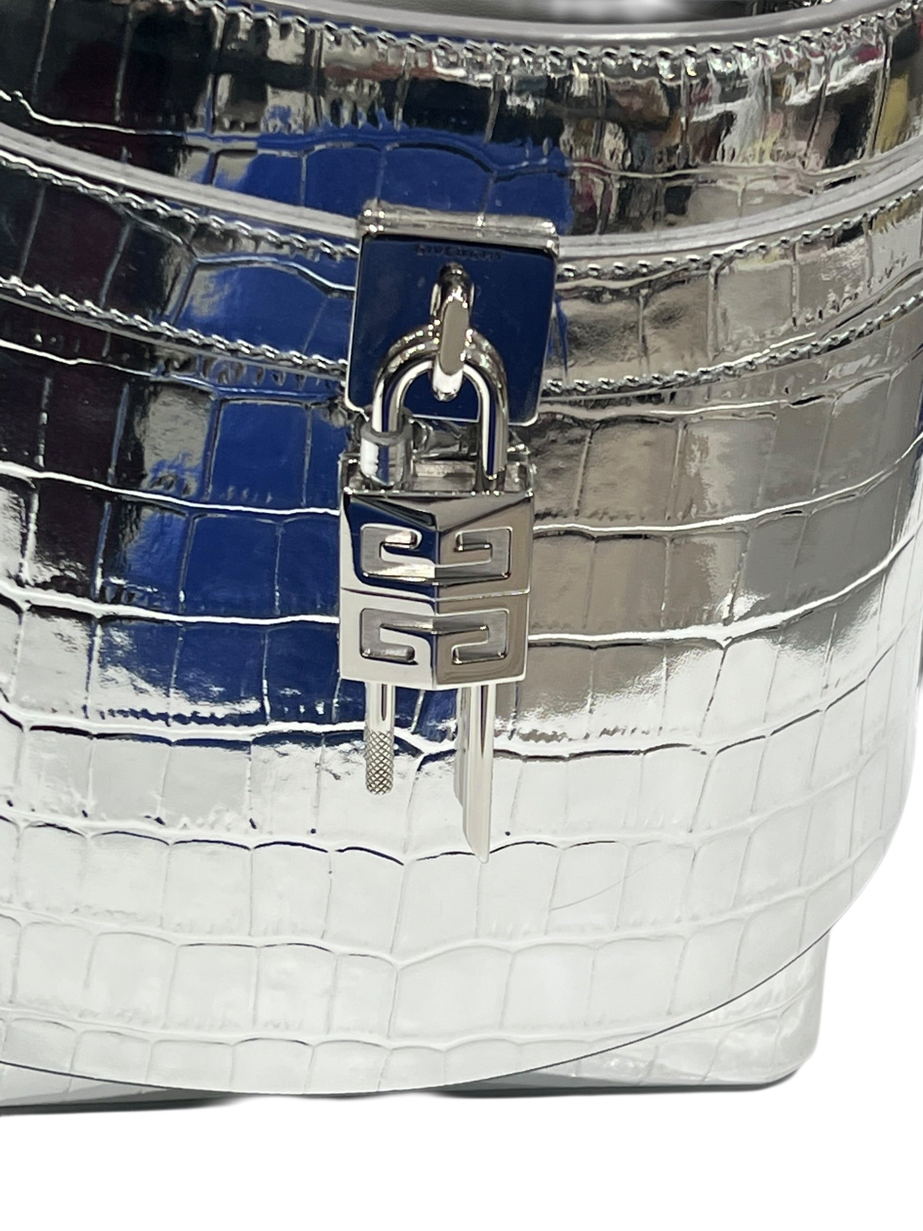 Givenchy Sac Shark Bucket Argenté | Les Folies d’Eugénie