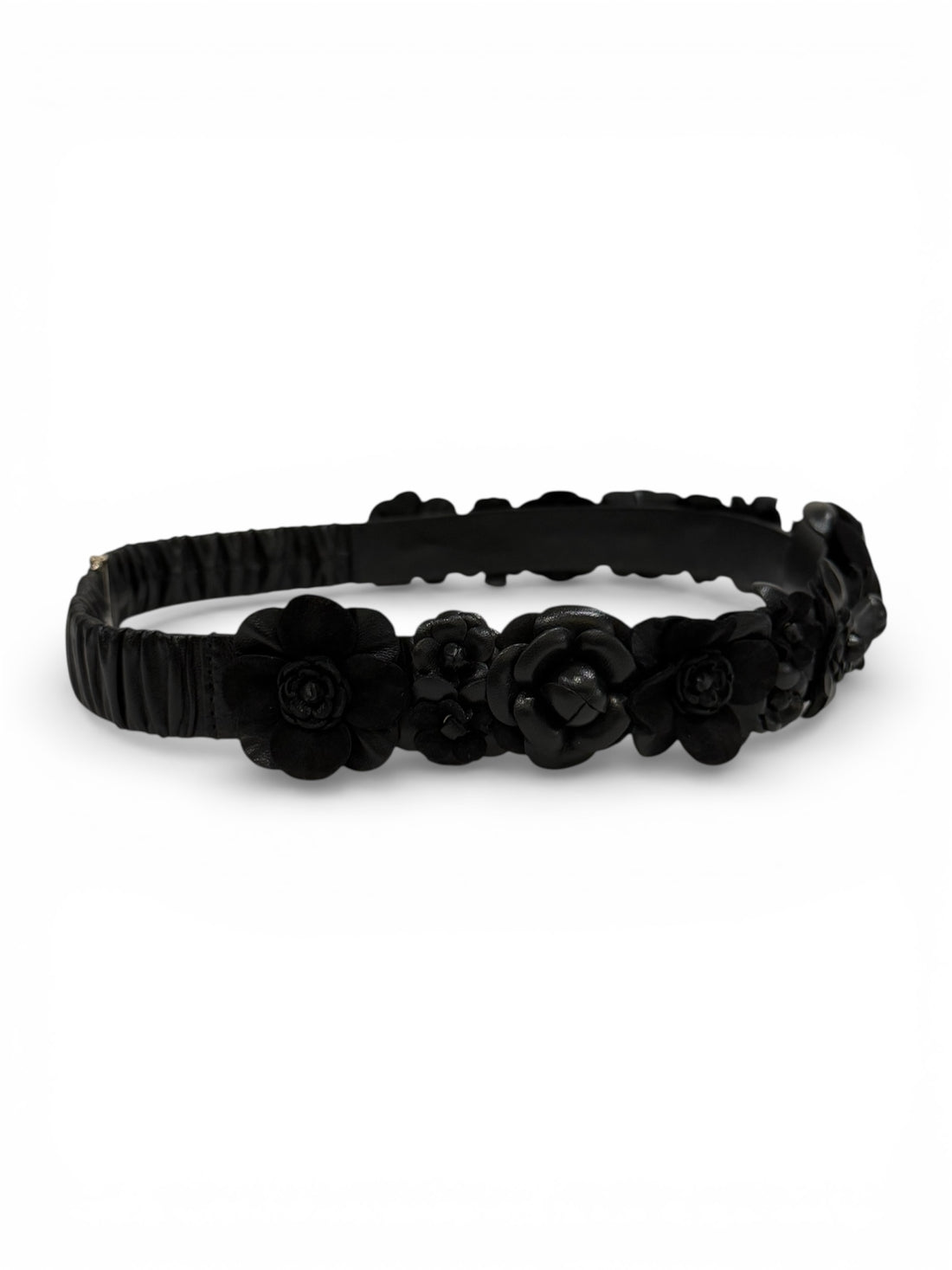 Chanel - Ceinture en cuir avec Camélias t.80