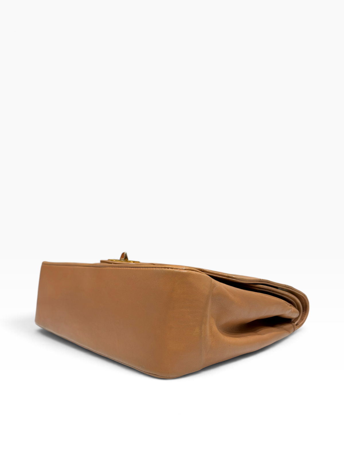 Chanel - Sac Timeless Medium cuir matelassé beige