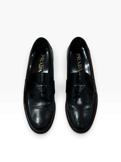 Prada – Mocassins noirs glacés – T40,5