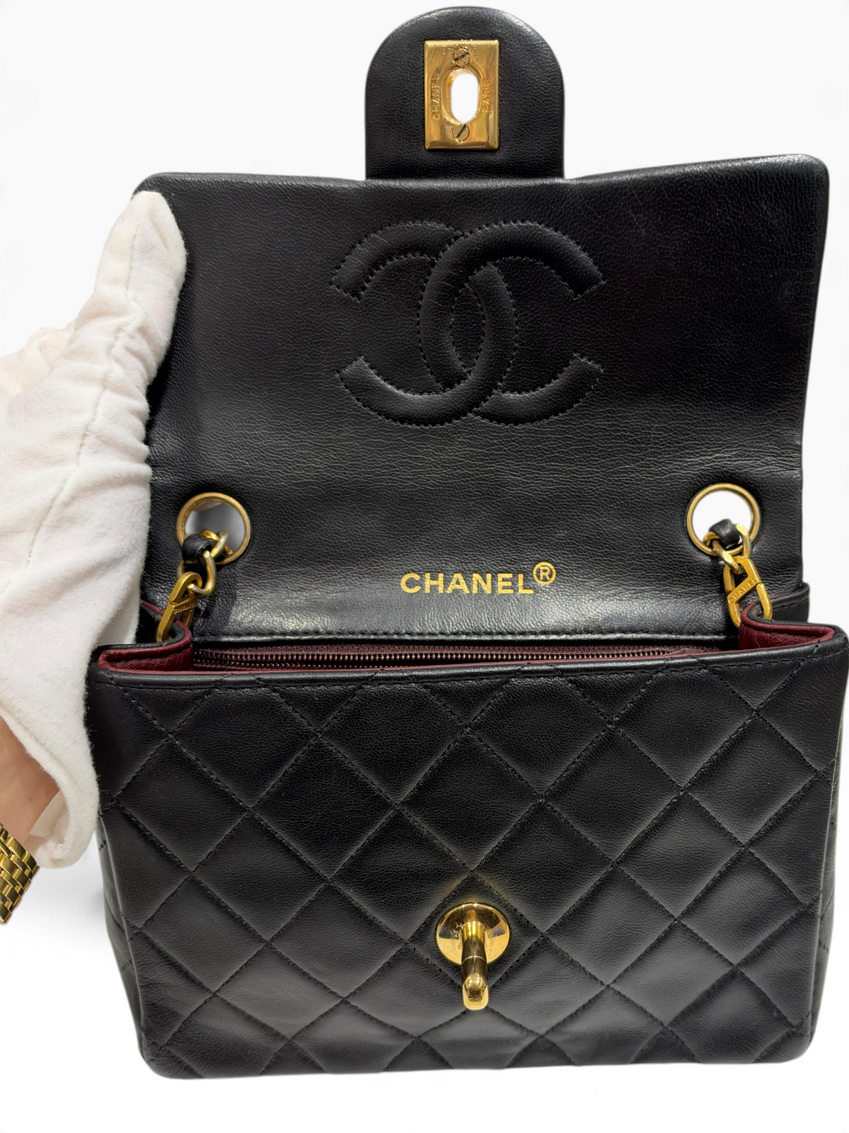 Chanel - Timeless mini en cuir agneau noir