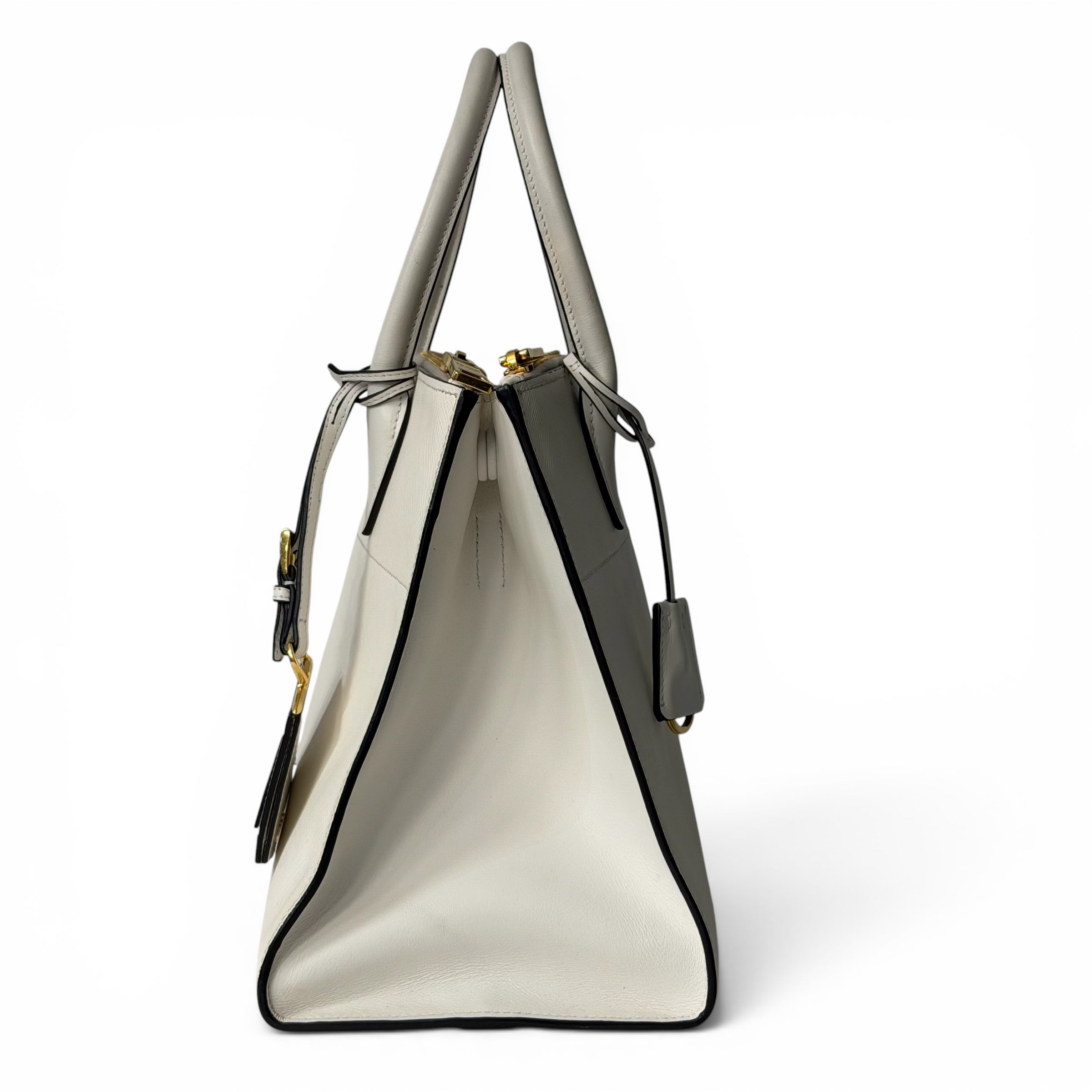 Prada - Sac à main en cuir blanc Saffiano