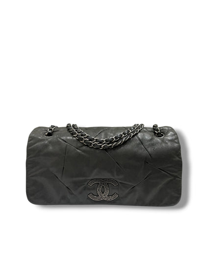 Chanel - Sac Classique allongé vert de gris irisé
