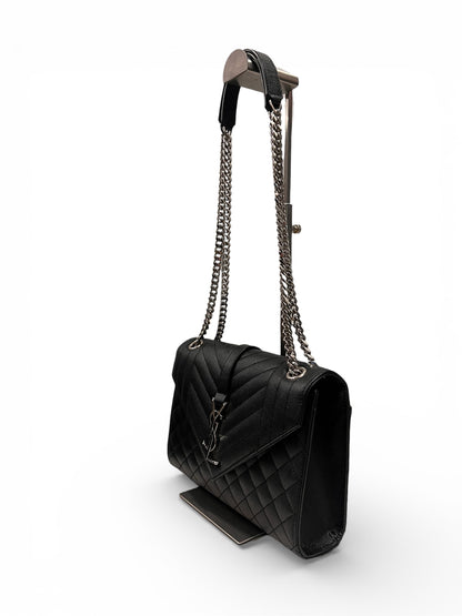Yves Saint Laurent Sac Enveloppe en Cuir Matelassés | Les Folies d’Eugénie