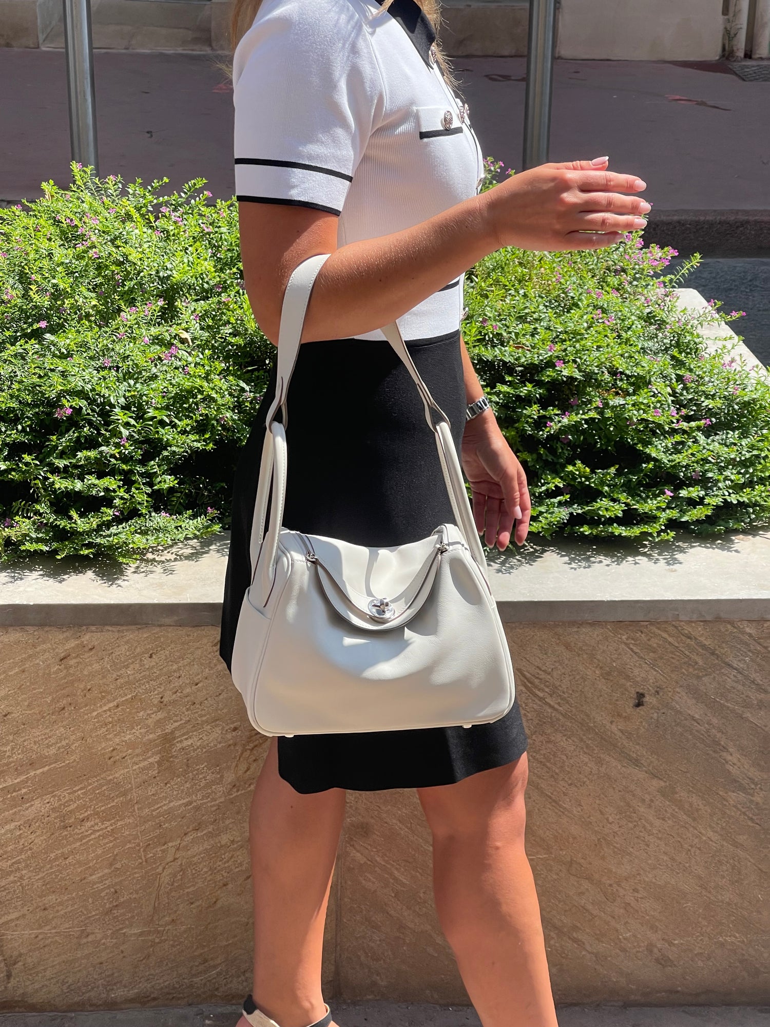 Hermès - Sac Lindy 26 Swift gris pale